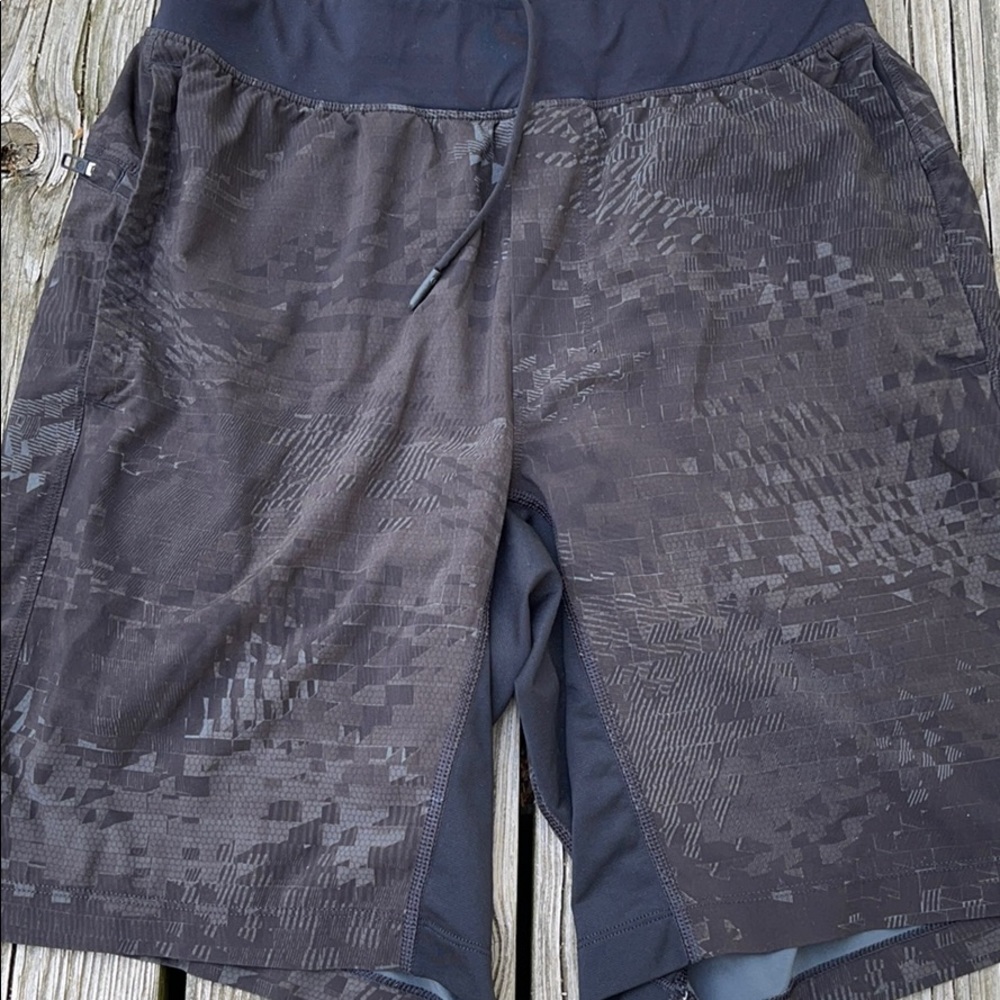 Lululemon mens 9” shorts